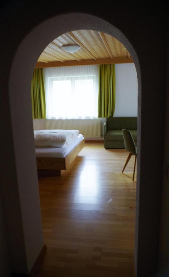 Hotel Edi Замнаун Экстерьер фото