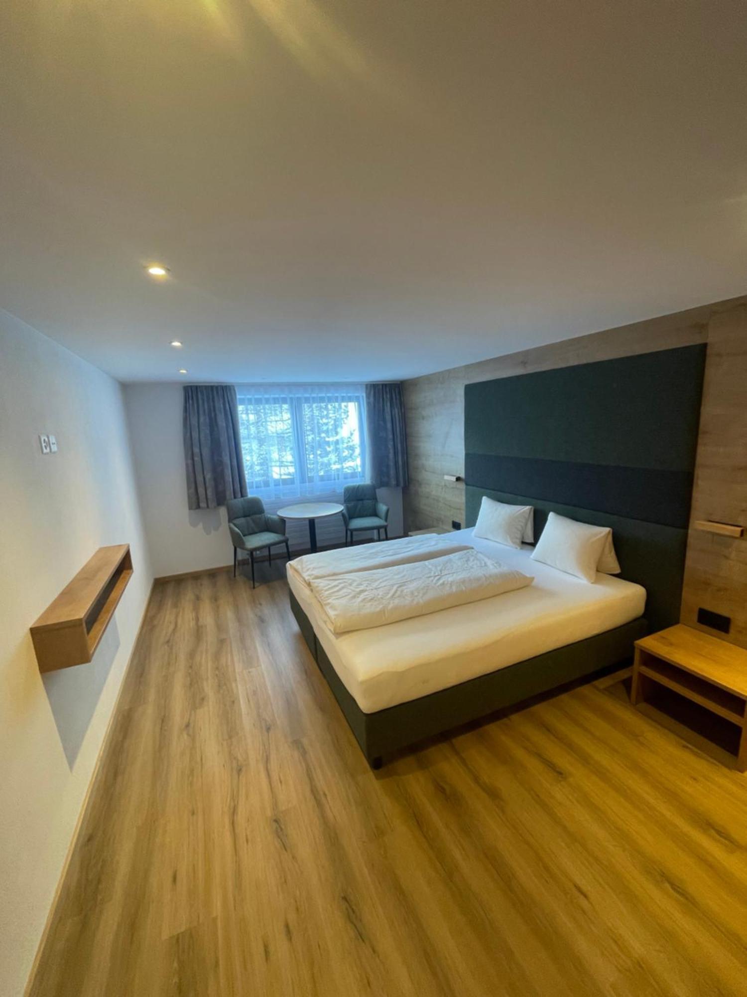 Hotel Edi Замнаун Экстерьер фото